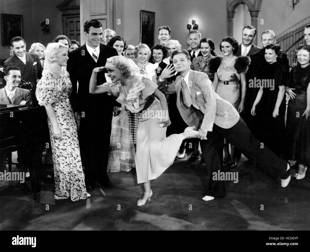 THE SWEETHEART OF SIGMA CHI, from left, Mary Carlisle, Buster Crabbe ...