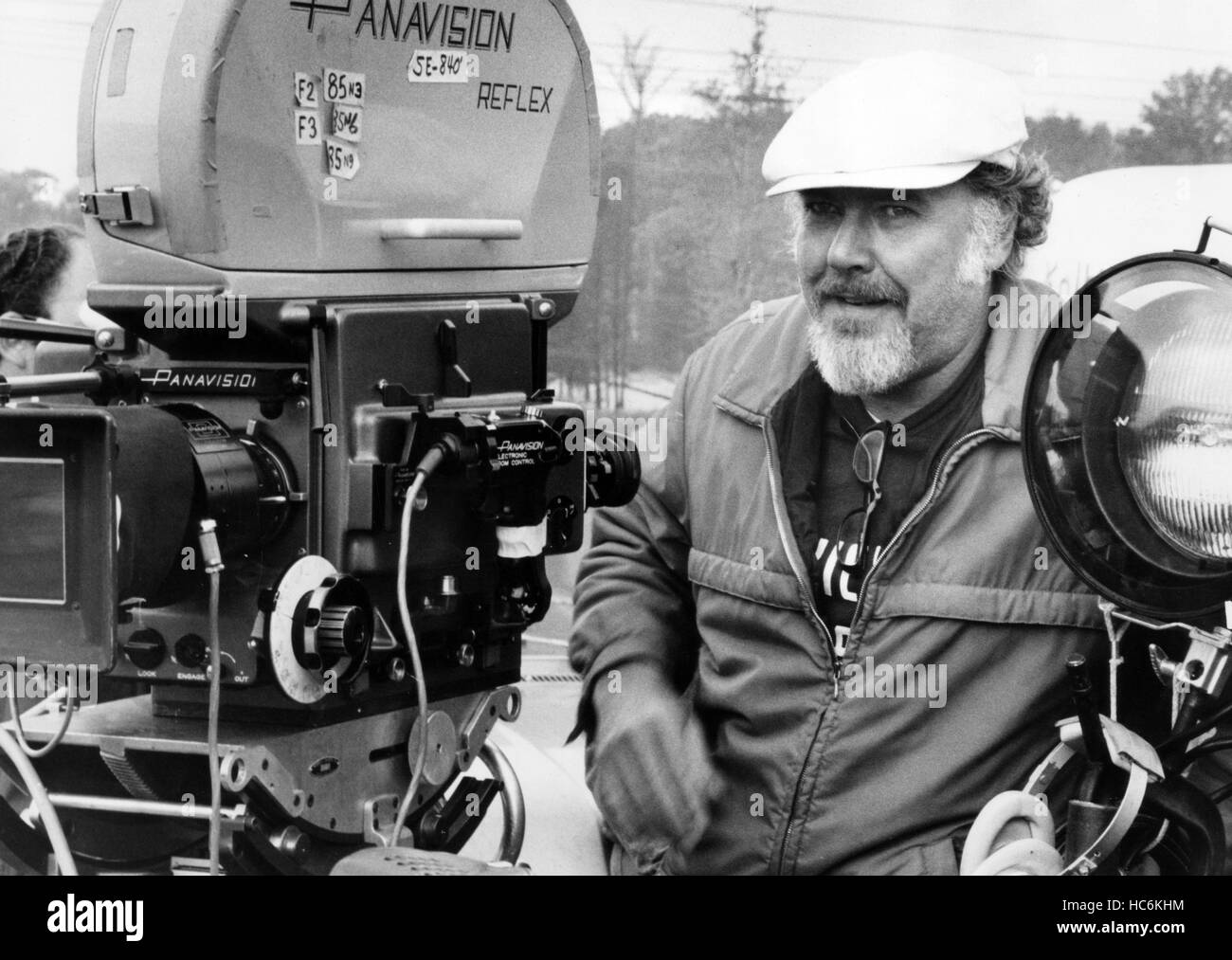 американский кинорежиссер 6. уйти красиво фильм кристофер ллойд. леонид рафельсон самара. джон робертс режиссер. режиссер джоэль шумахер.