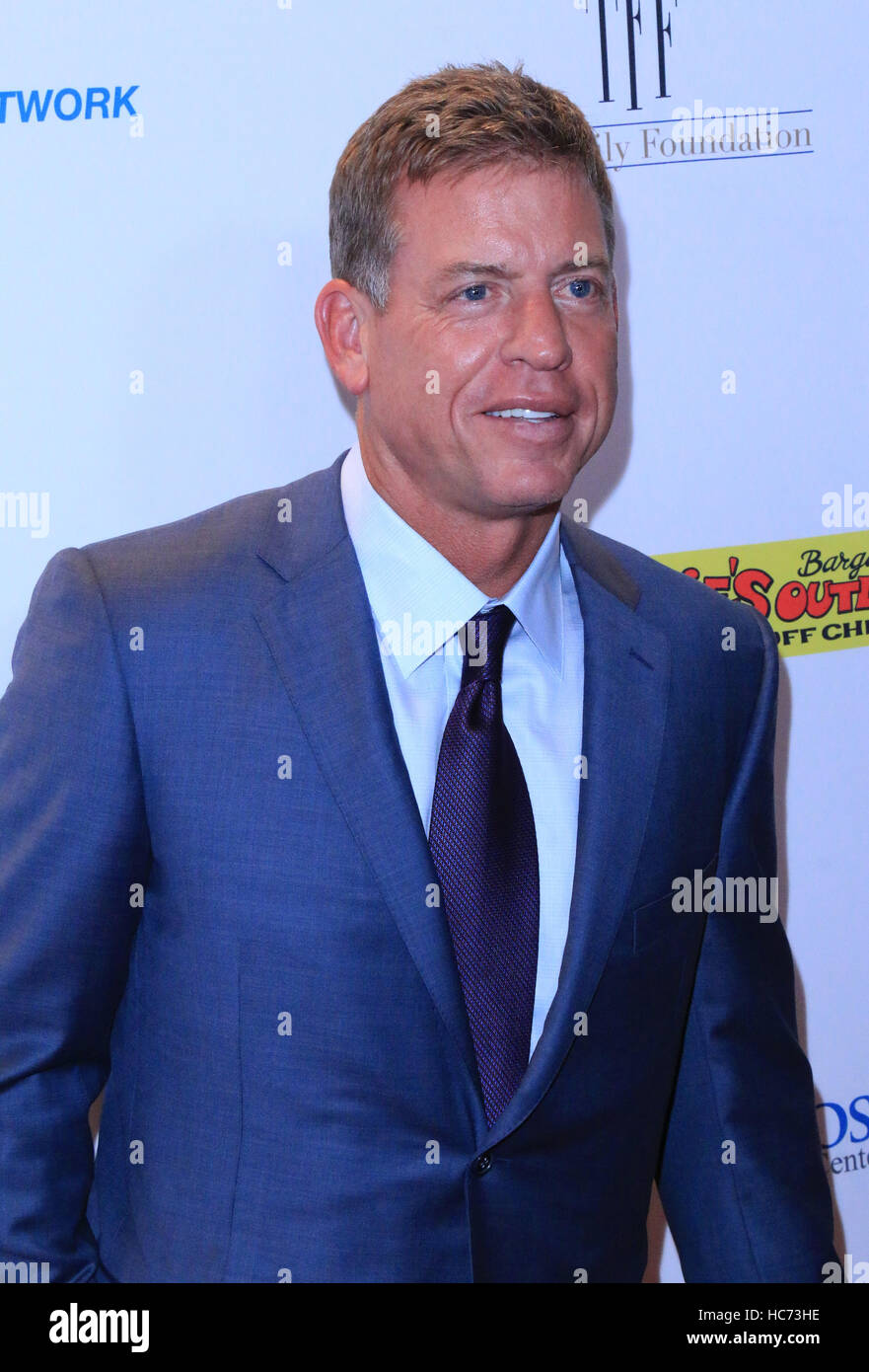 Troy aikman jpg hi-res stock photography and images - Alamy