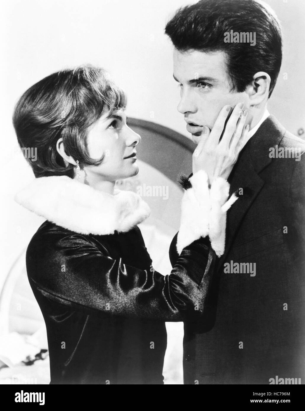 SPLENDOR IN THE GRASS, from left: Barbara Loden, Warren Beatty, 1961 ...