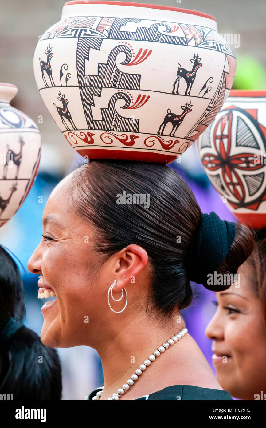 Indian ceremonial dance pueblo hi-res stock photography and images - Alamy