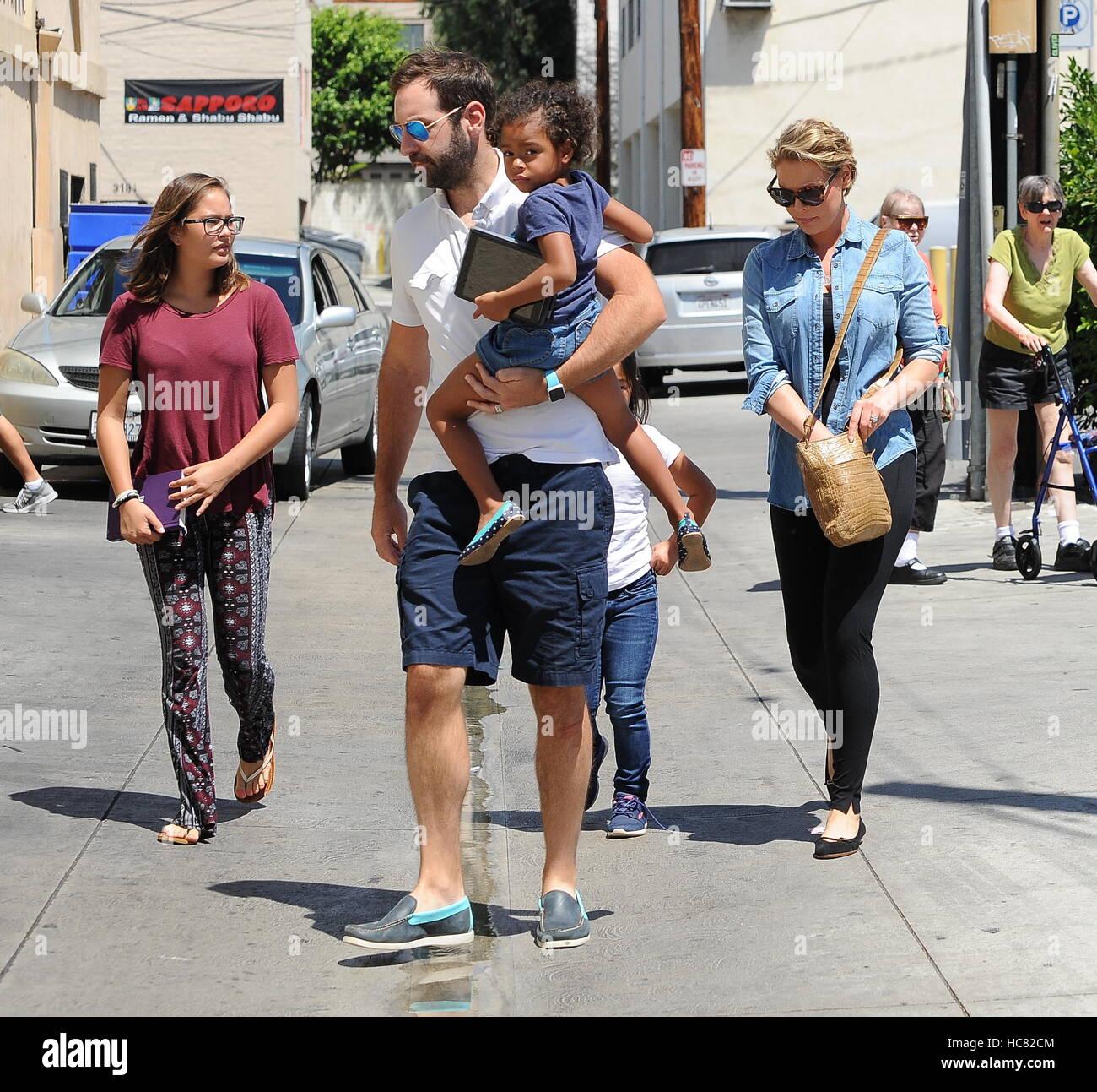 A pregnant Katherine Heigl goes out to lunch with her husband Josh
