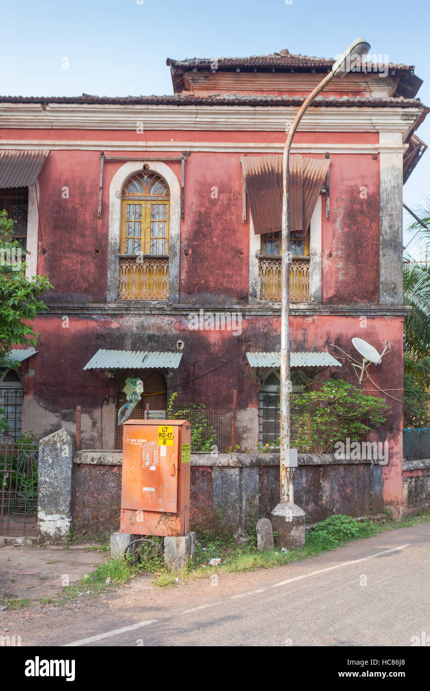 Old abandoned house built in the colonial Portuguese style, Panjim, Goa, India Stock Photo