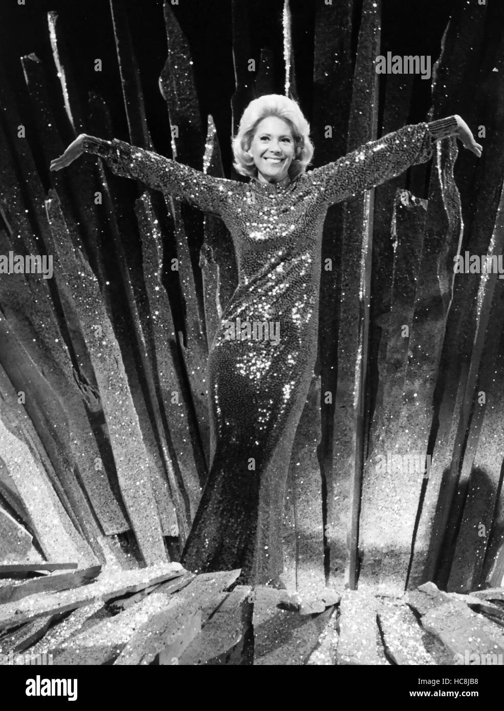DINAH SHORE (1916-1994) US singer in a promotional photo for her 1973 NBC TV show 'How to Handle a Woman' Stock Photo
