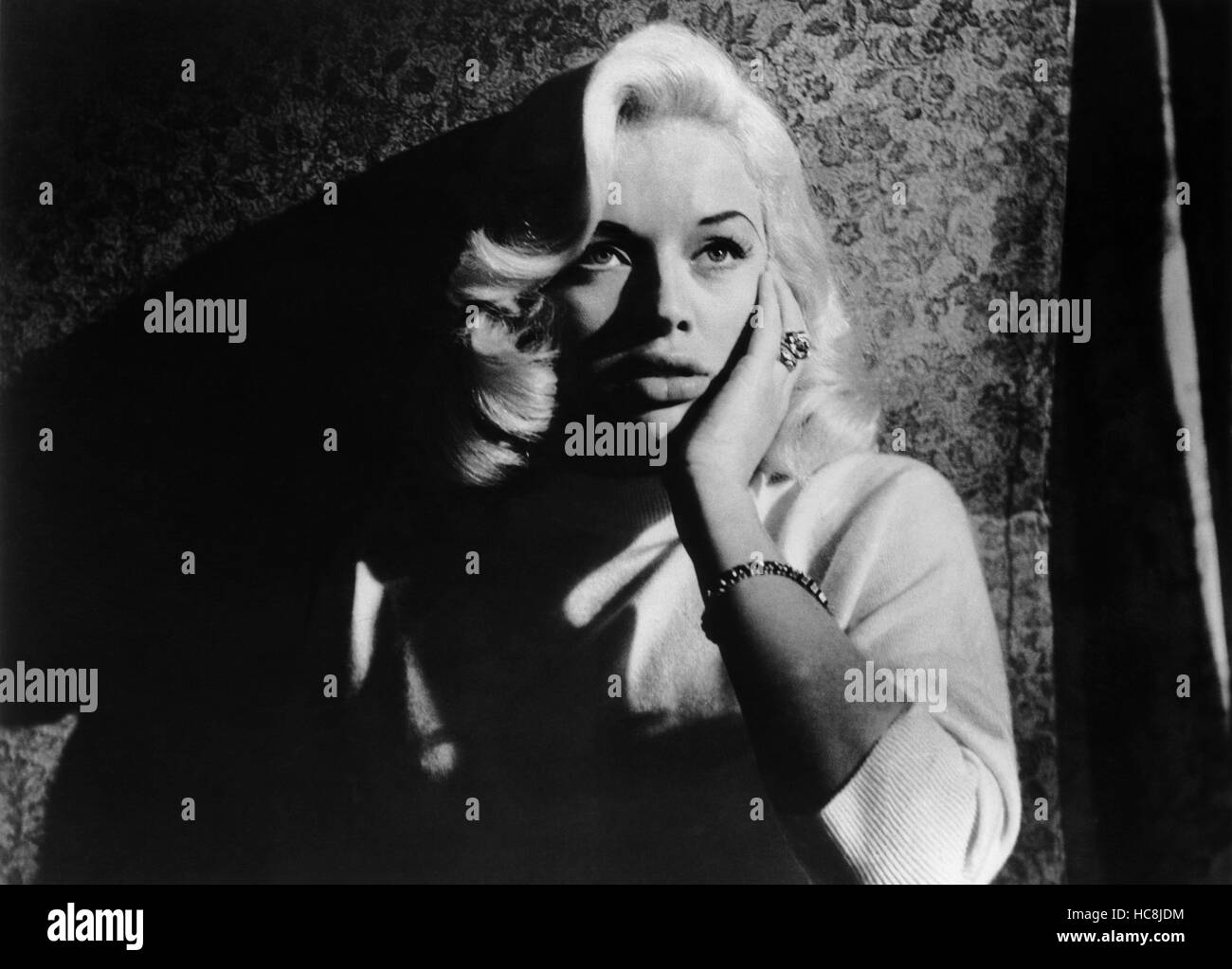 tread-softly-stranger-diana-dors-1958-HC8JDM.jpg