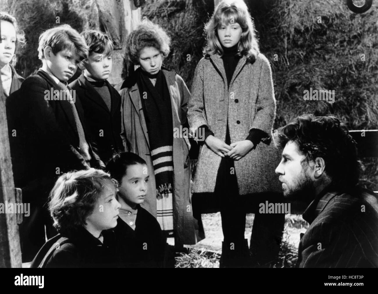 WHISTLE DOWN THE WIND, Hayley Mills (standing, right), Alan Bates