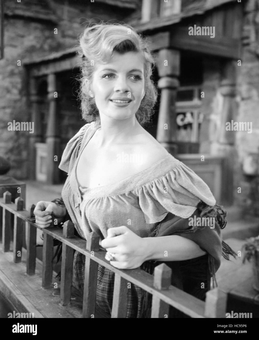 Corinne calvet taille et poids