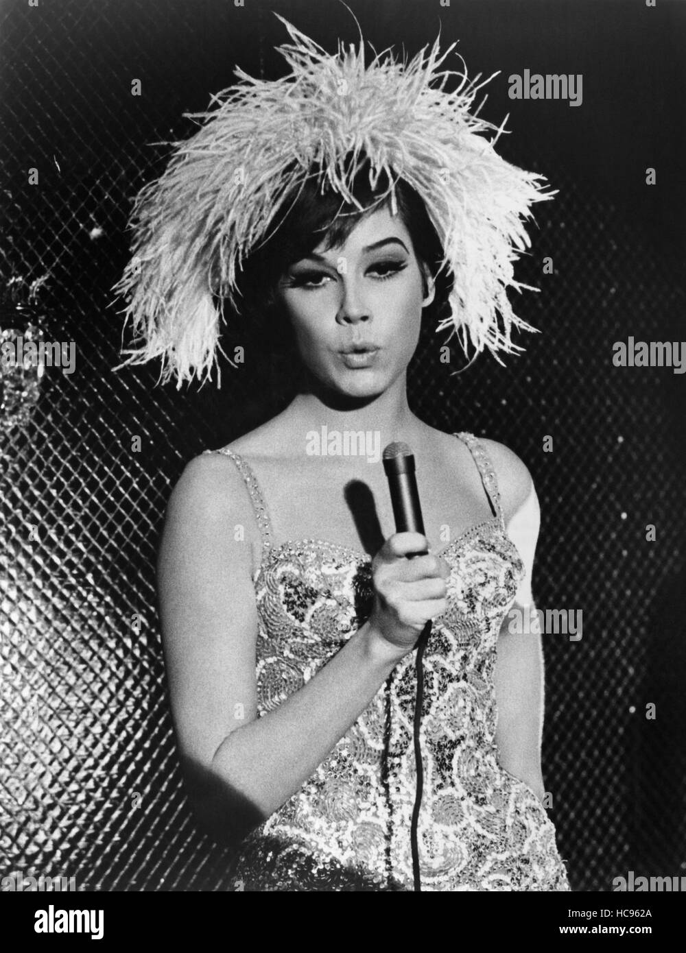 WHAT'S SO BAD ABOUT FEELING GOOD?, Mary Tyler Moore, 1968 Stock Photo Alamy