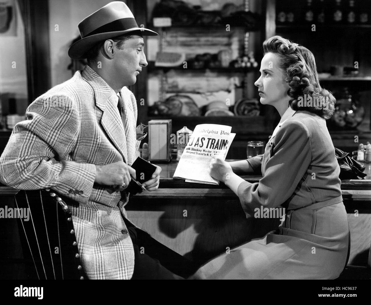 WHEN STRANGERS MARRY, Robert Mitchum, Kim Hunter, 1944 Stock Photo - Alamy