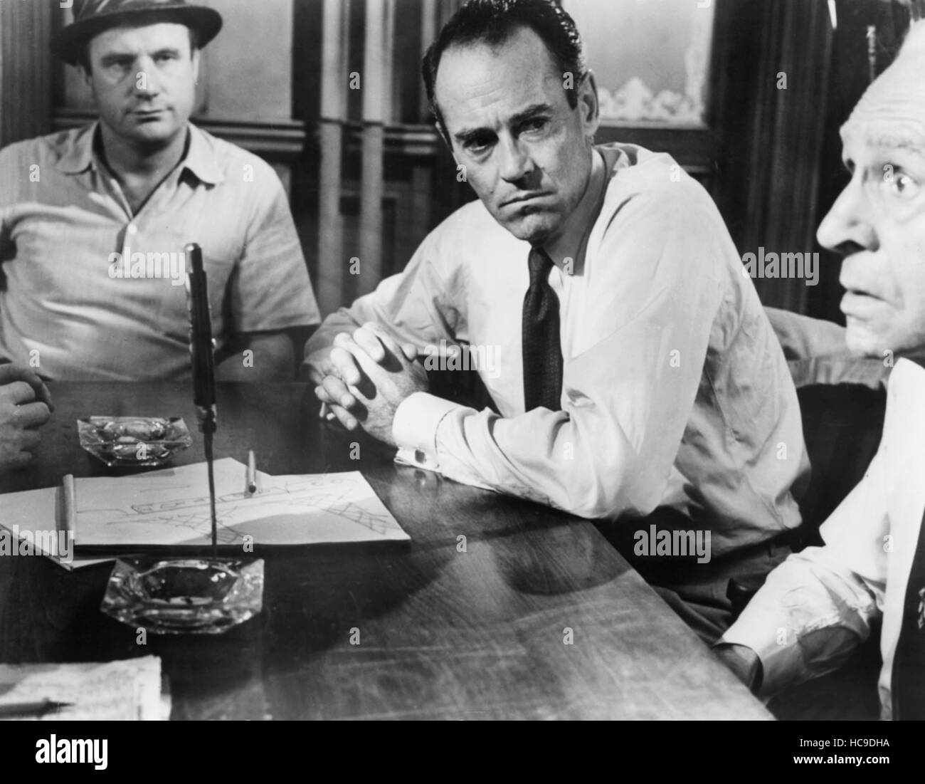 12 ANGRY MEN, (aka TWELVE ANGRY MEN), from back left Jack Warden