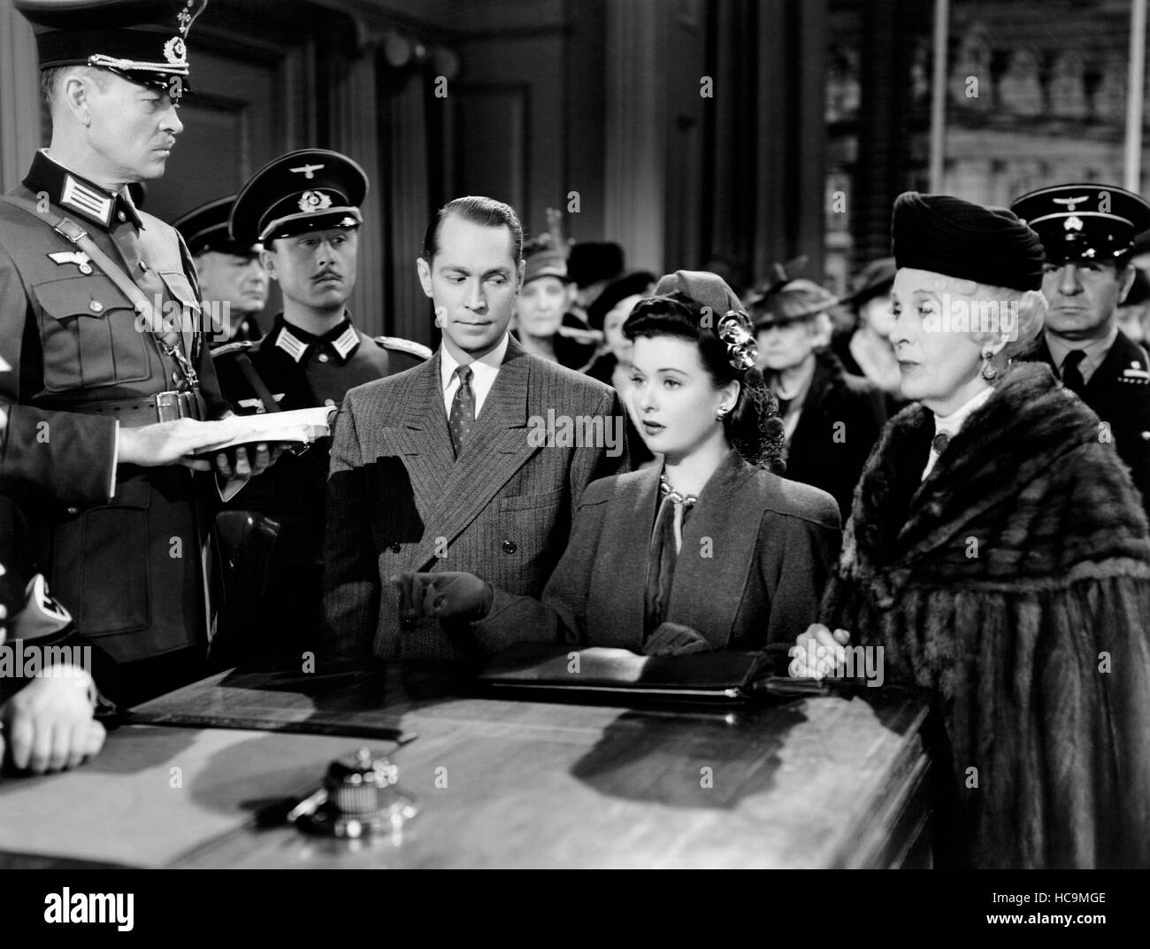 THE WIFE TAKES A FLYER, from left Wheaton Chambers, Allyn