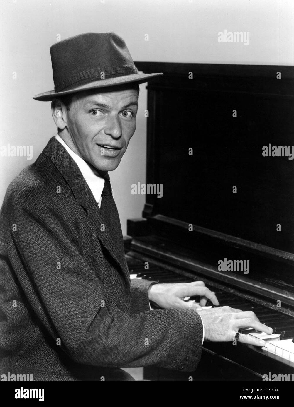 Frank sinatra hat hi-res stock 
