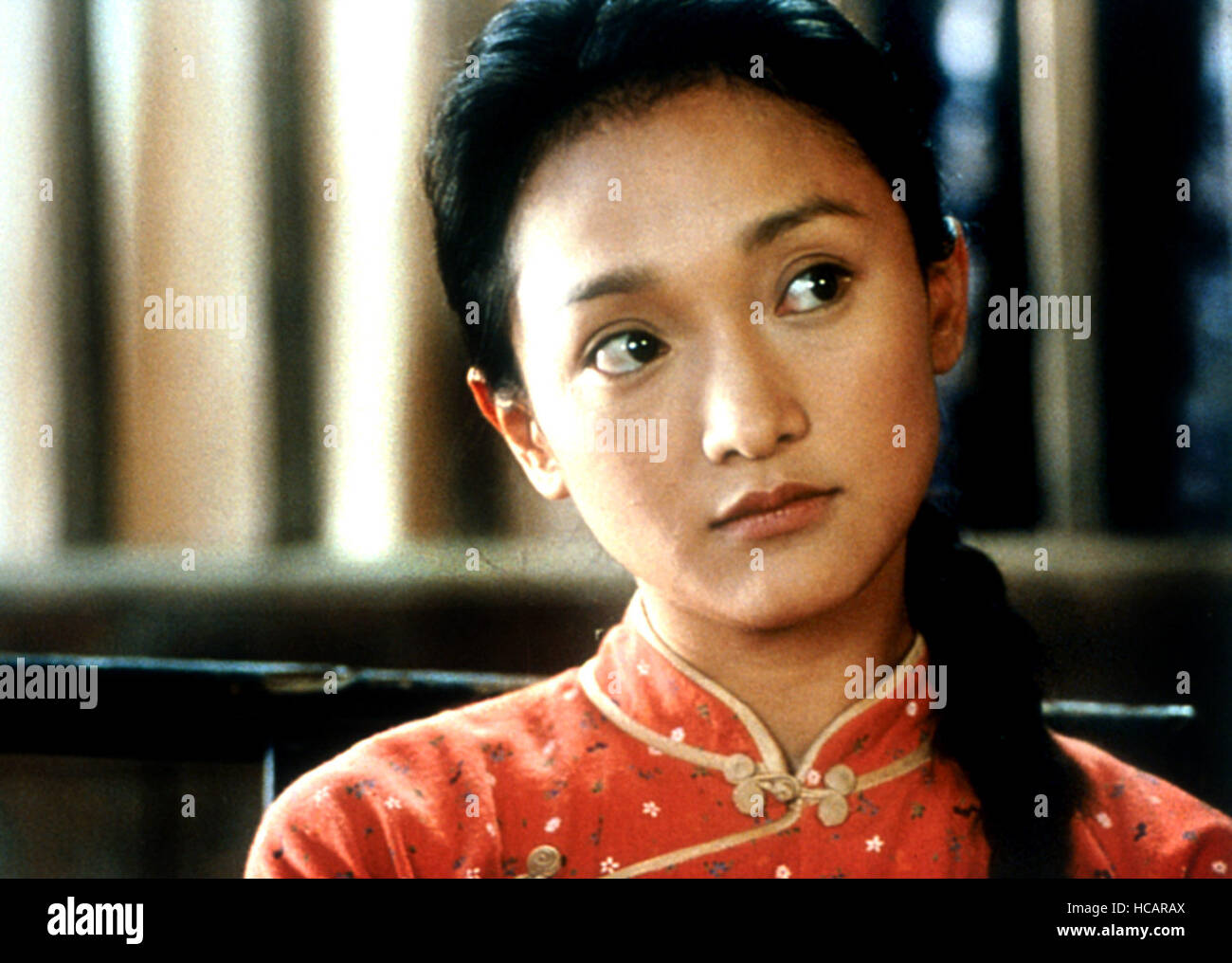 BALZAC AND THE LITTLE CHINESE SEAMSTRESS, (aka XIAO CAI FENG), Zhou Xun