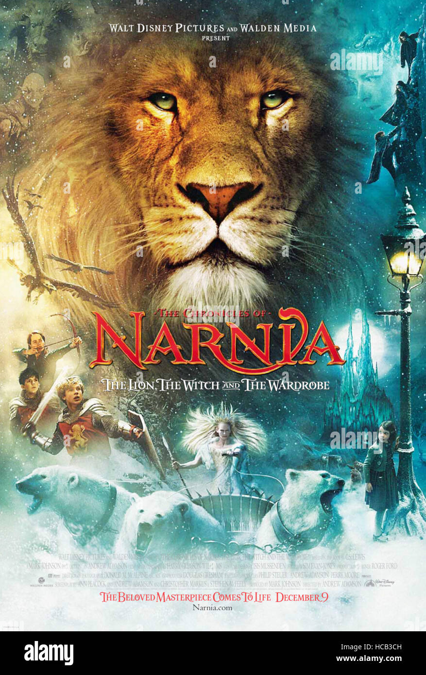 THE CHRONICLES OF NARNIA: THE LION, THE WITCH AND THE WARDROBE, US poster art, Anna Popplewell, Skandar Keynes, William Stock Photo