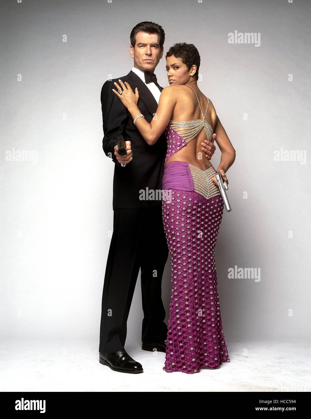 DIE ANOTHER DAY, Pierce Brosnan, Halle Berry, 2002, (c) MGM/courtesy