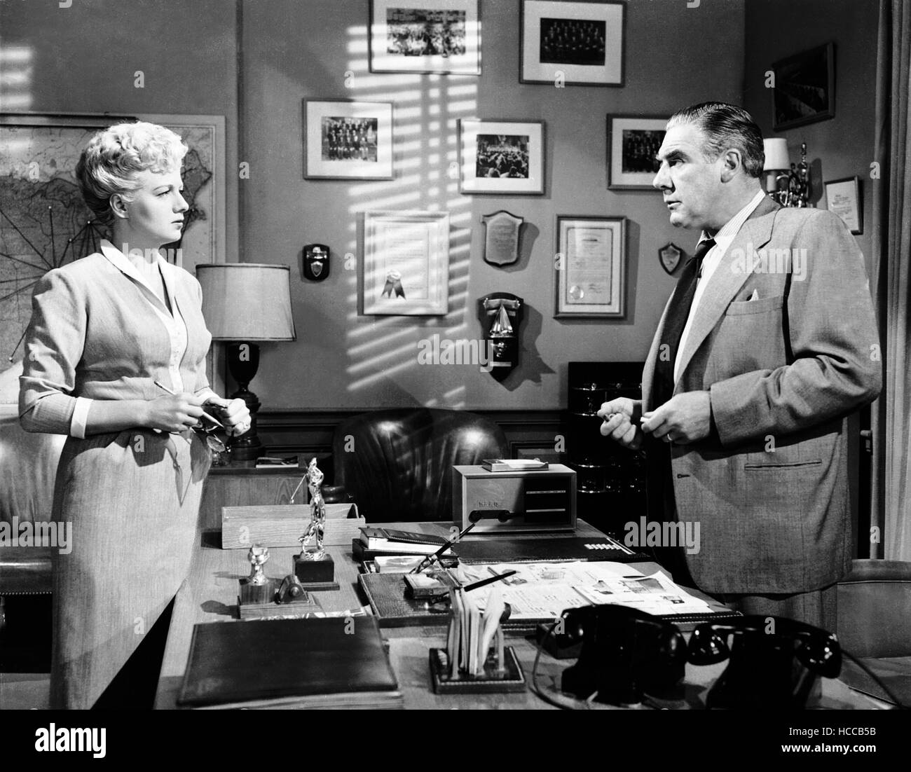 EXECUTIVE SUITE, Shelley Winters, Paul Douglas, 1960 Stock Photo - Alamy
