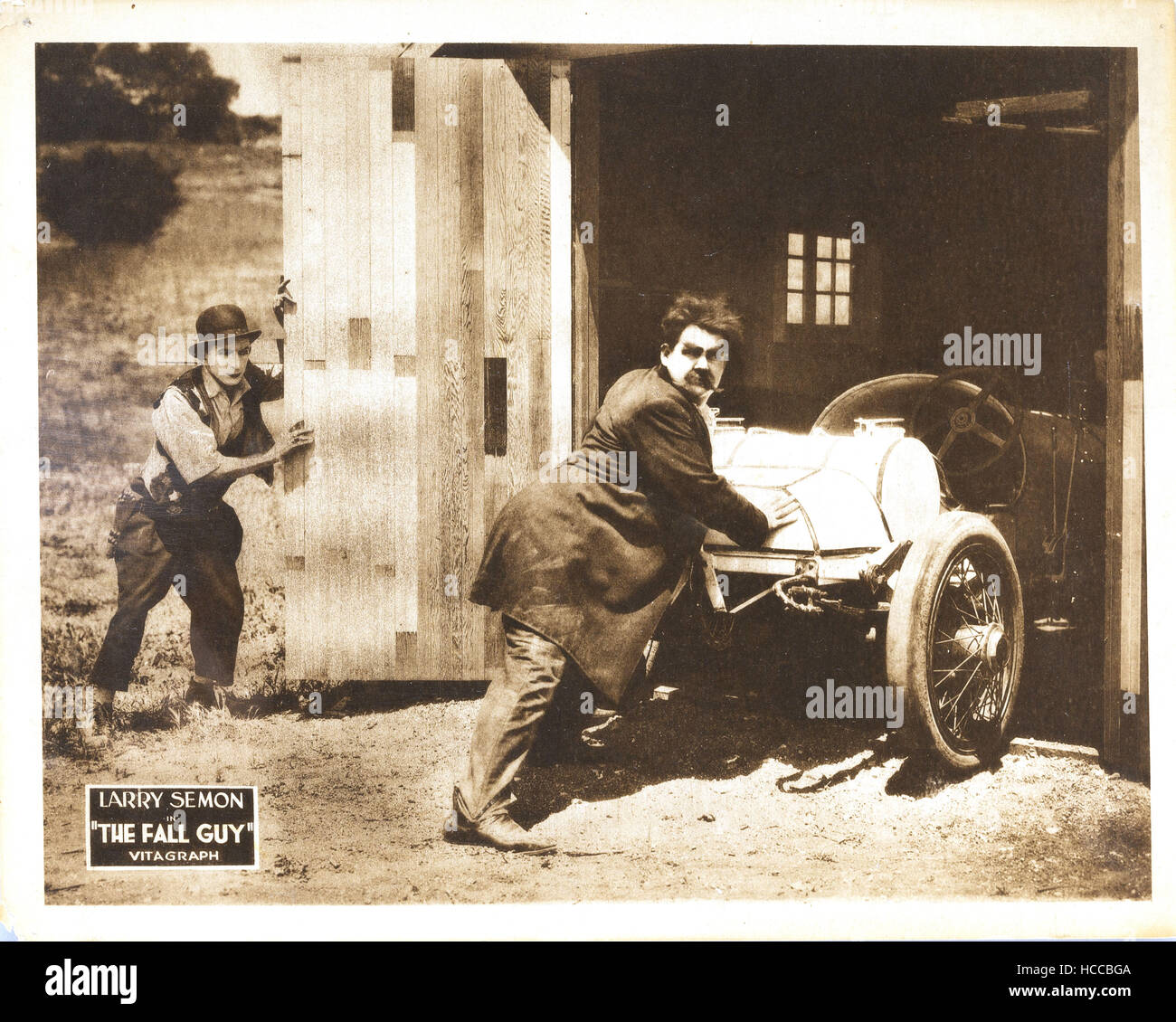 THE FALL GUY, lobbycard, from left: Larry Semon, Oliver Hardy, 1921 ...