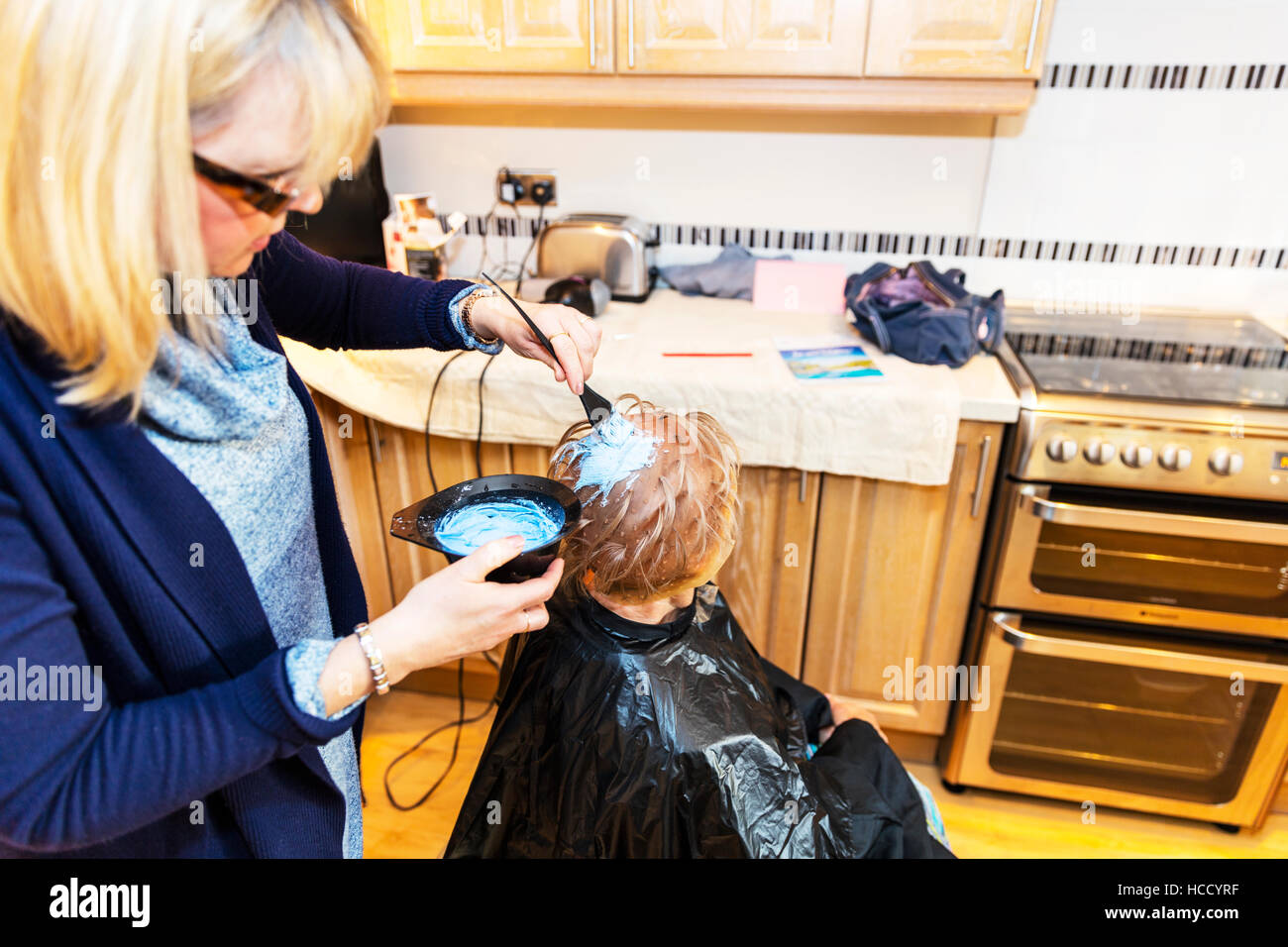 Bleaching Hair Hairdresser Bleaching Hair Hairdressing In
