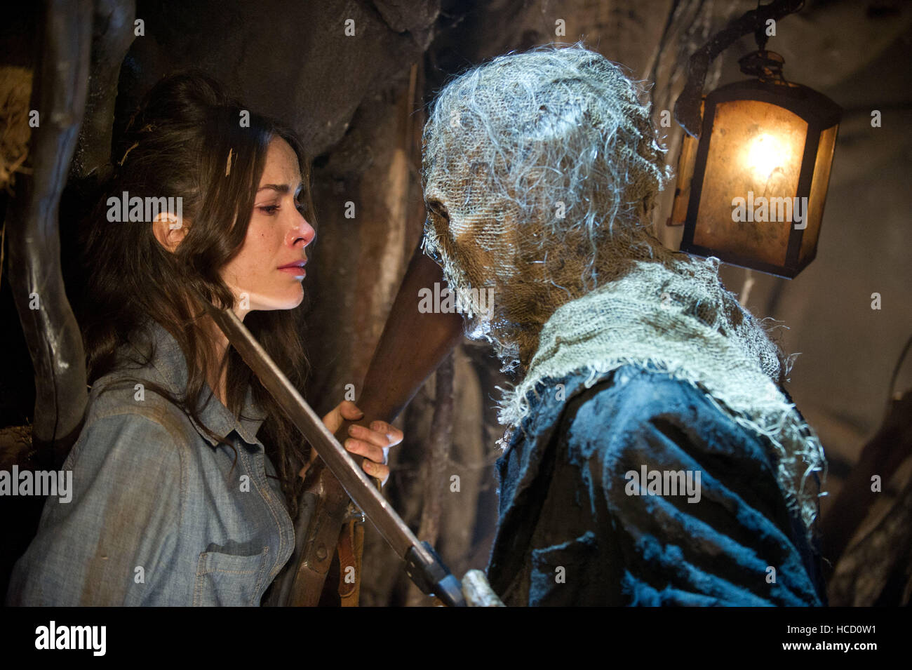 THE HAUNTING IN CONNECTICUT 2: GHOSTS OF GEORGIA, Abigail Spencer (left ...