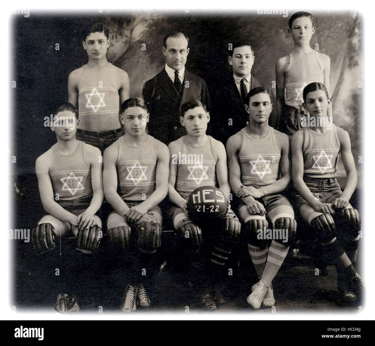 THE FIRST BASKET, a Jewish basketball team from 19211922, 2008