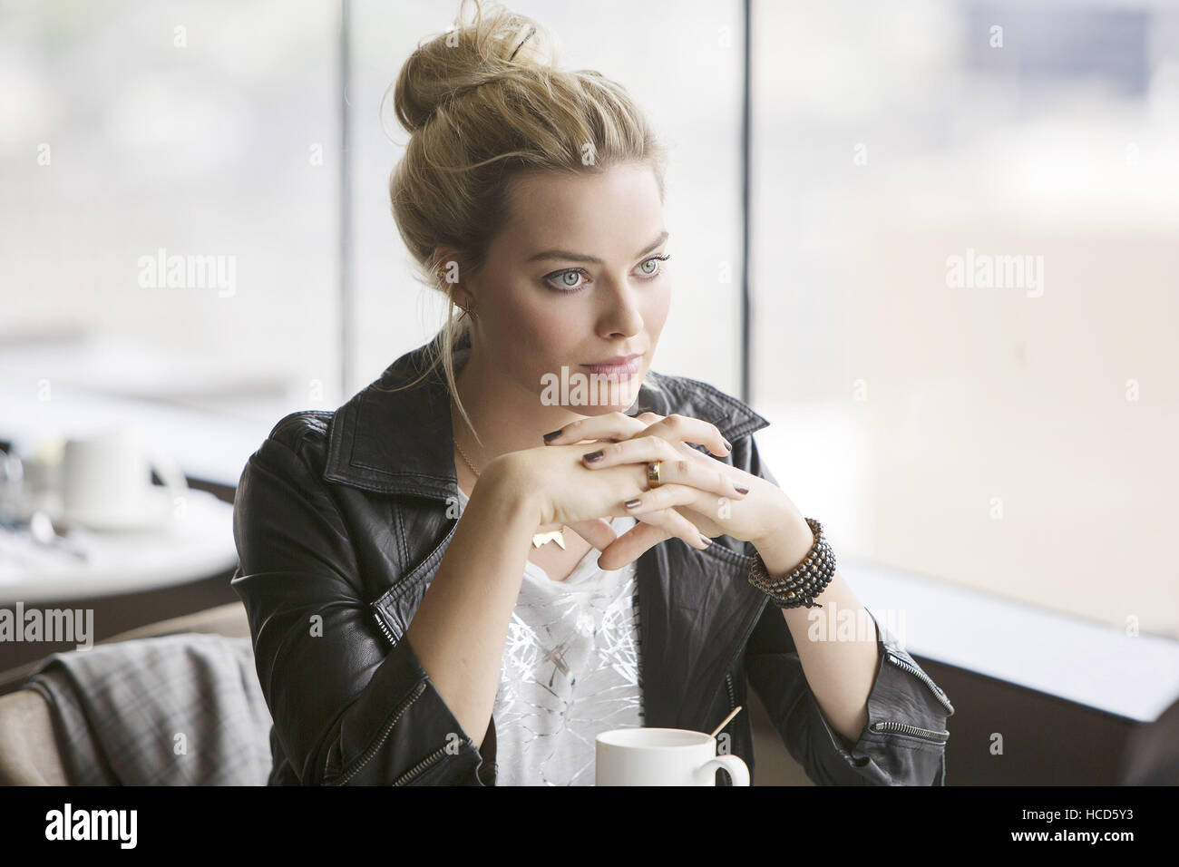 margot robbie dress babylon