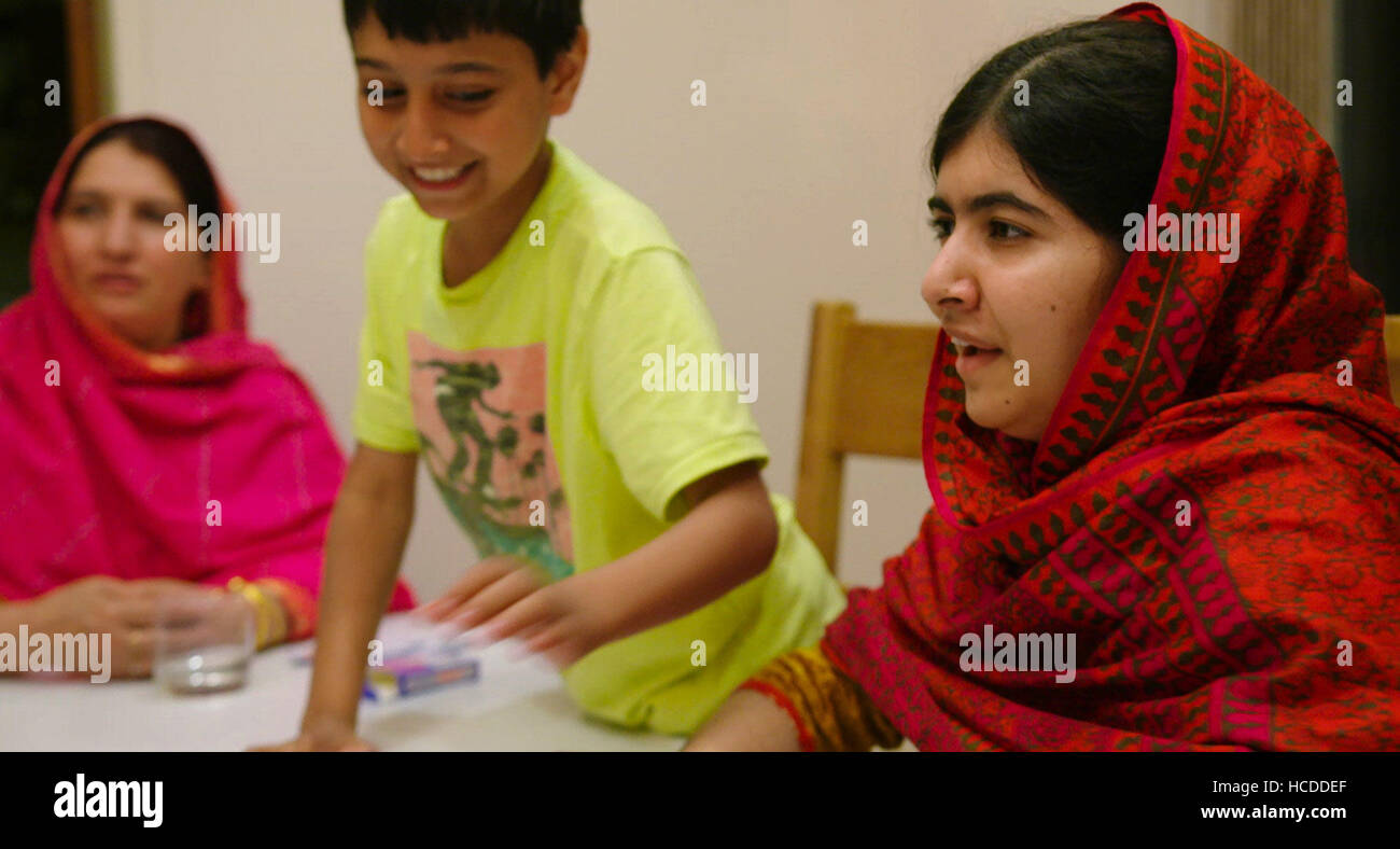 HE NAMED ME MALALA, from left: Toor Pekai Yousafzai, Atal Yousafzai and