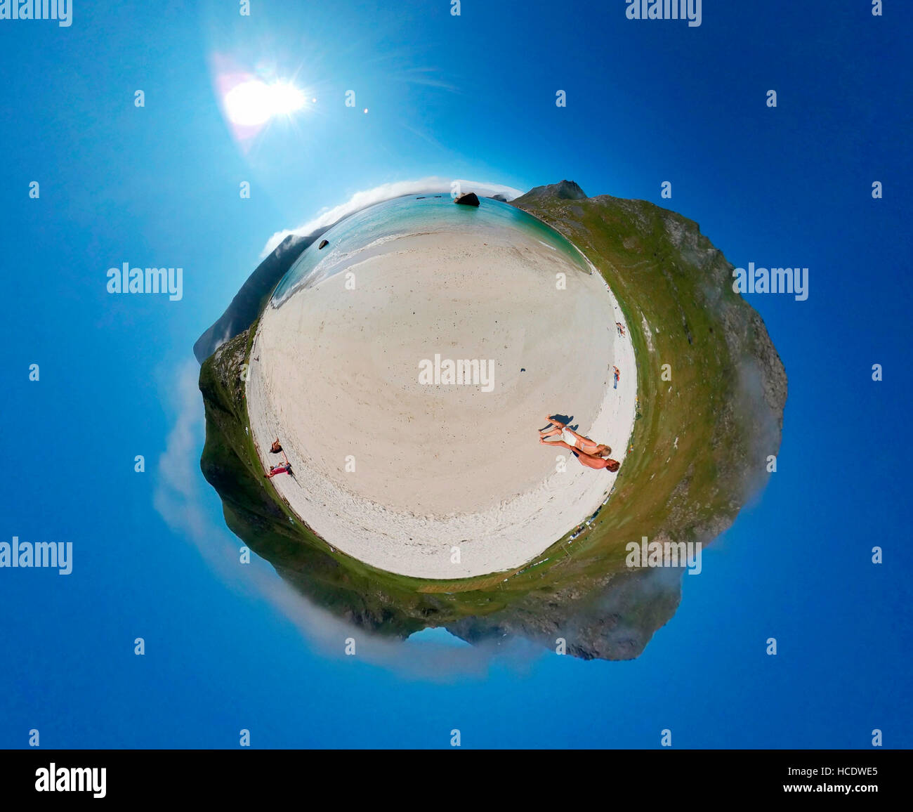 180 strand hi-res stock photography and images - Alamy