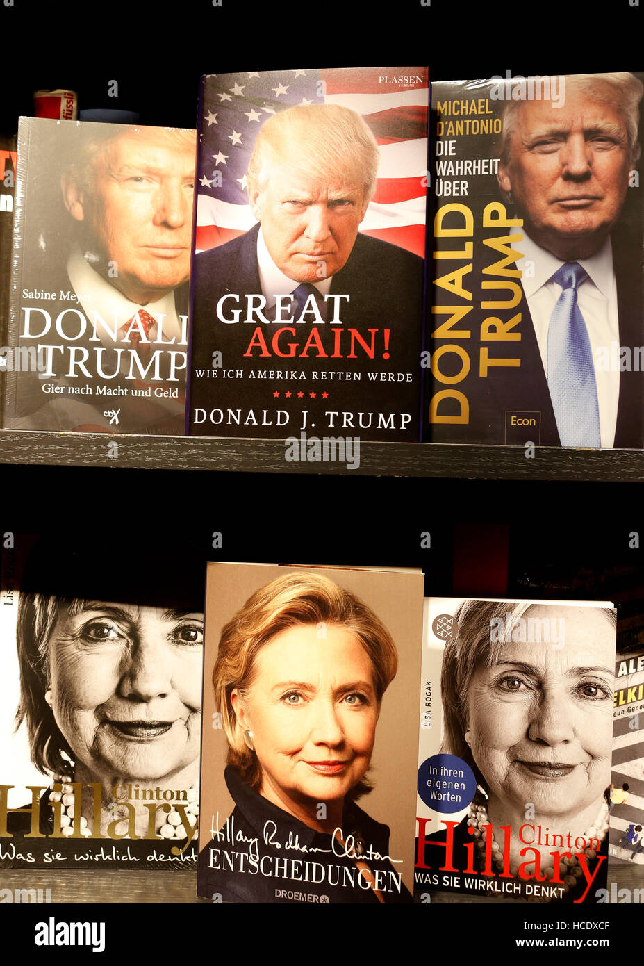 Hillary Clinton, Donald Trump auf Buchcover - Symbolbild zum Praesidentschaftswahlkampf in den USA, Berlin. Stock Photo