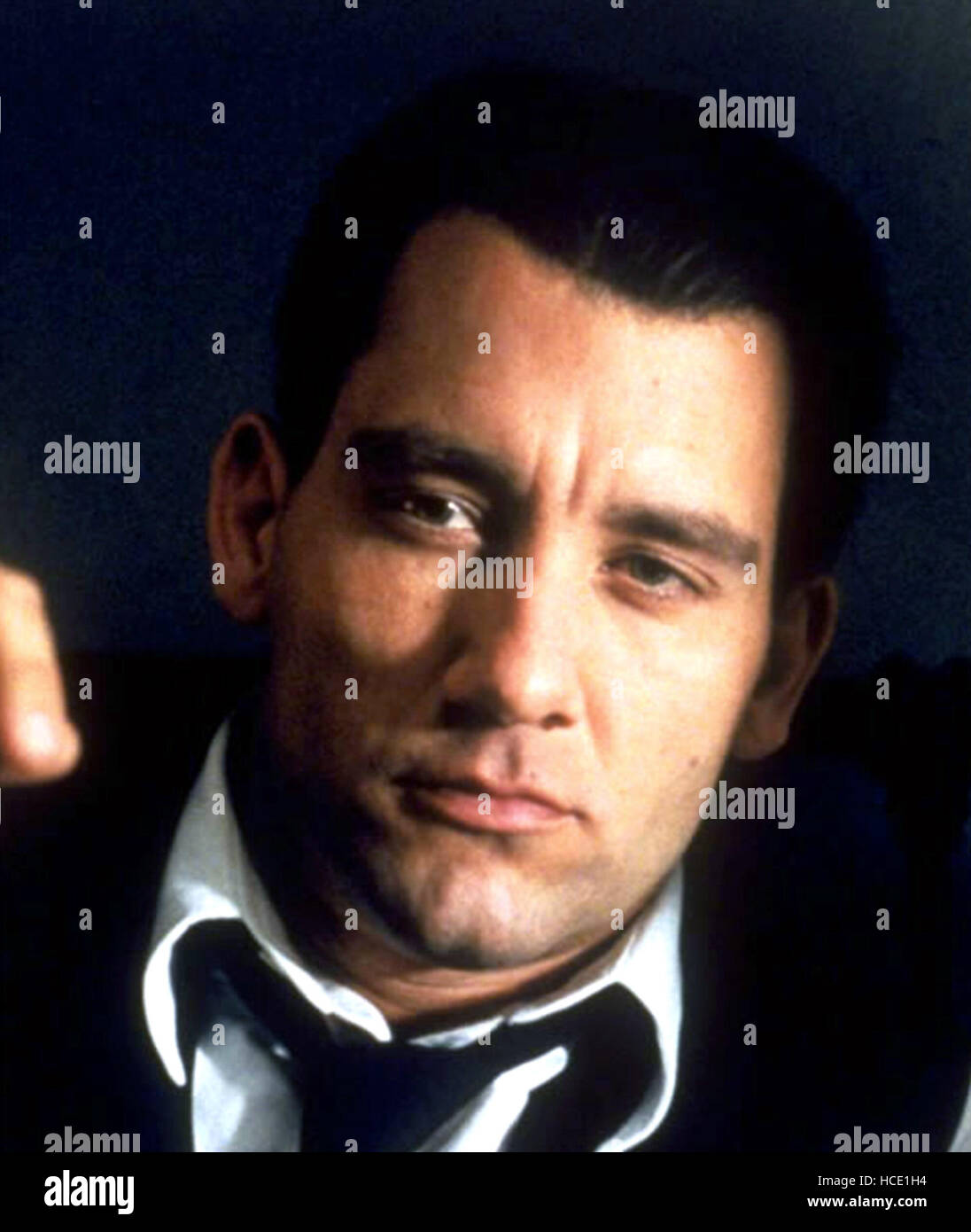 GOSFORD PARK Clive Owen 2001 Stock Photo Alamy GOSFORD PARK Clive Owen 2001 Stock Photo Alamy
