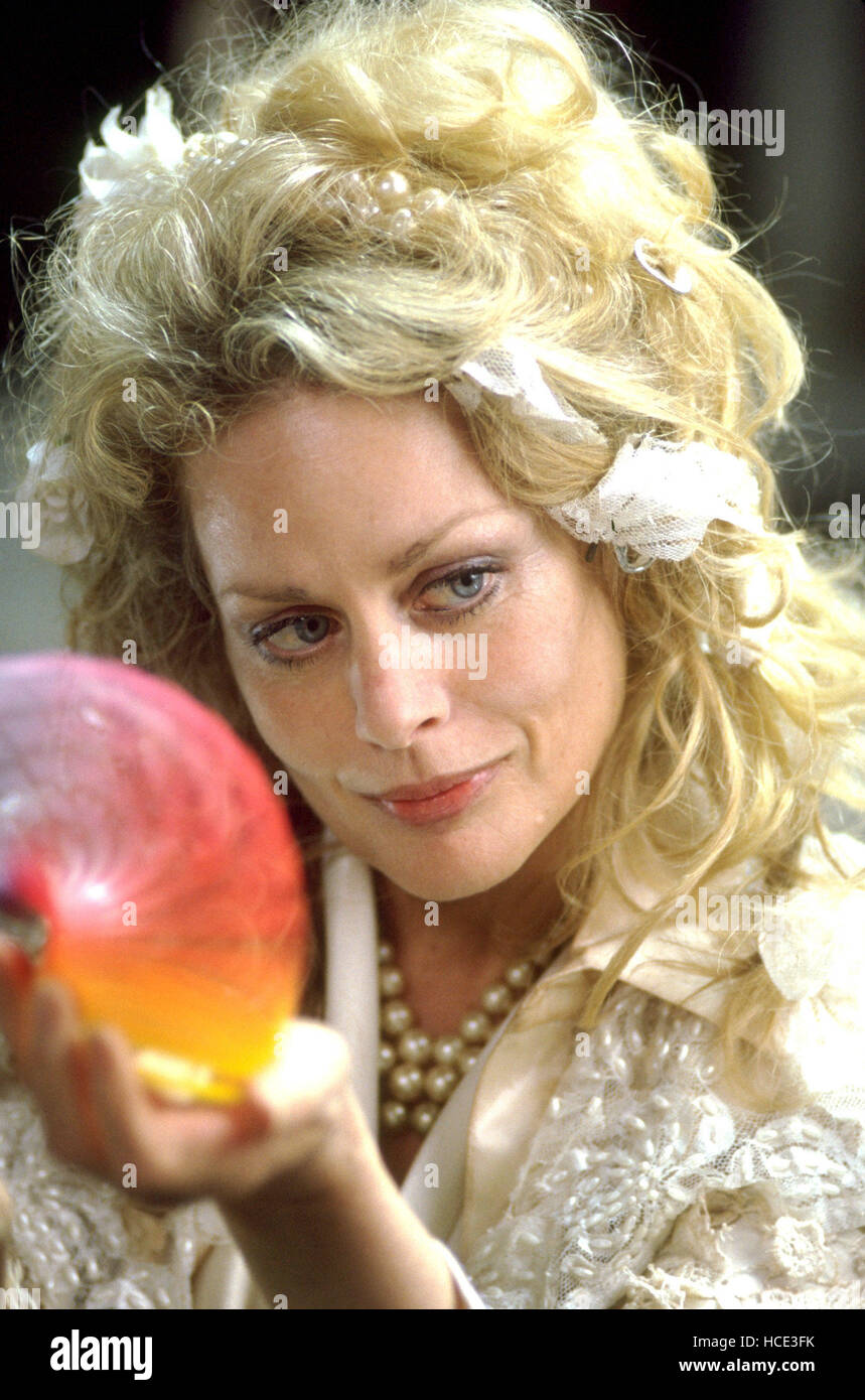 HAPPY BIRTHDAY, Beverly D’Angelo, 2000 Stock Photo - Alamy