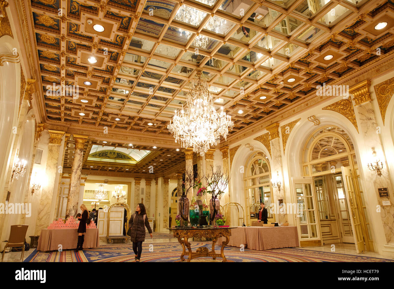 The plaza hotel lobby hi-res stock photography and images - Alamy