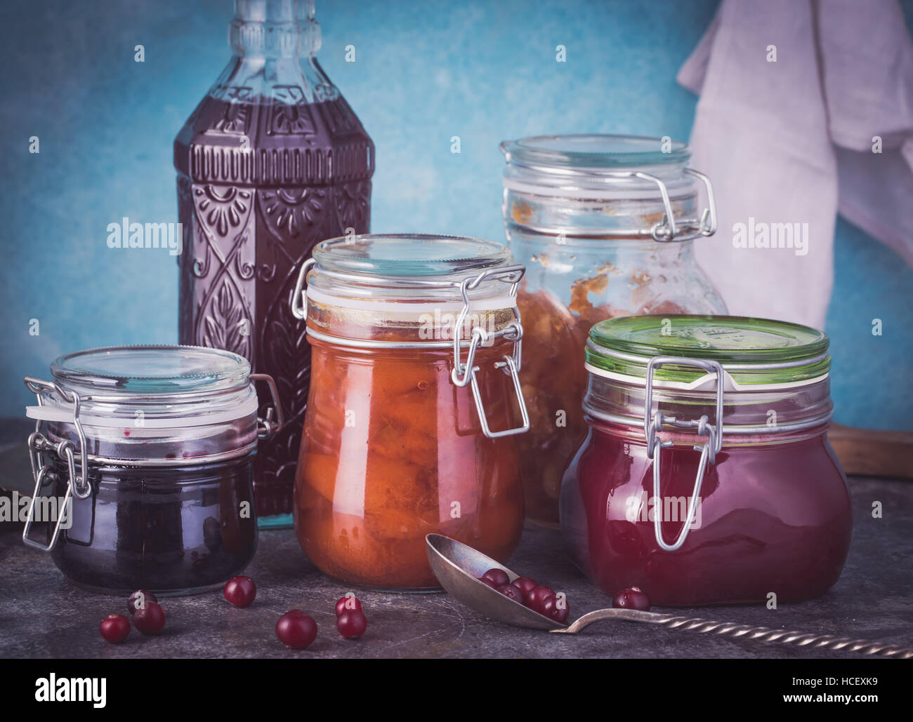 Rustic jam jars hi-res stock photography and images - Alamy