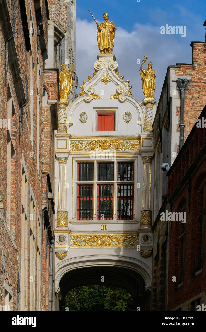 Bruges, Belgium. Oude Civiele Griffie (old county registry, whre citizens paid their taxes) bridging Blinde Ezelstraat in  Bruges. Ornate Renaissance Stock Photo