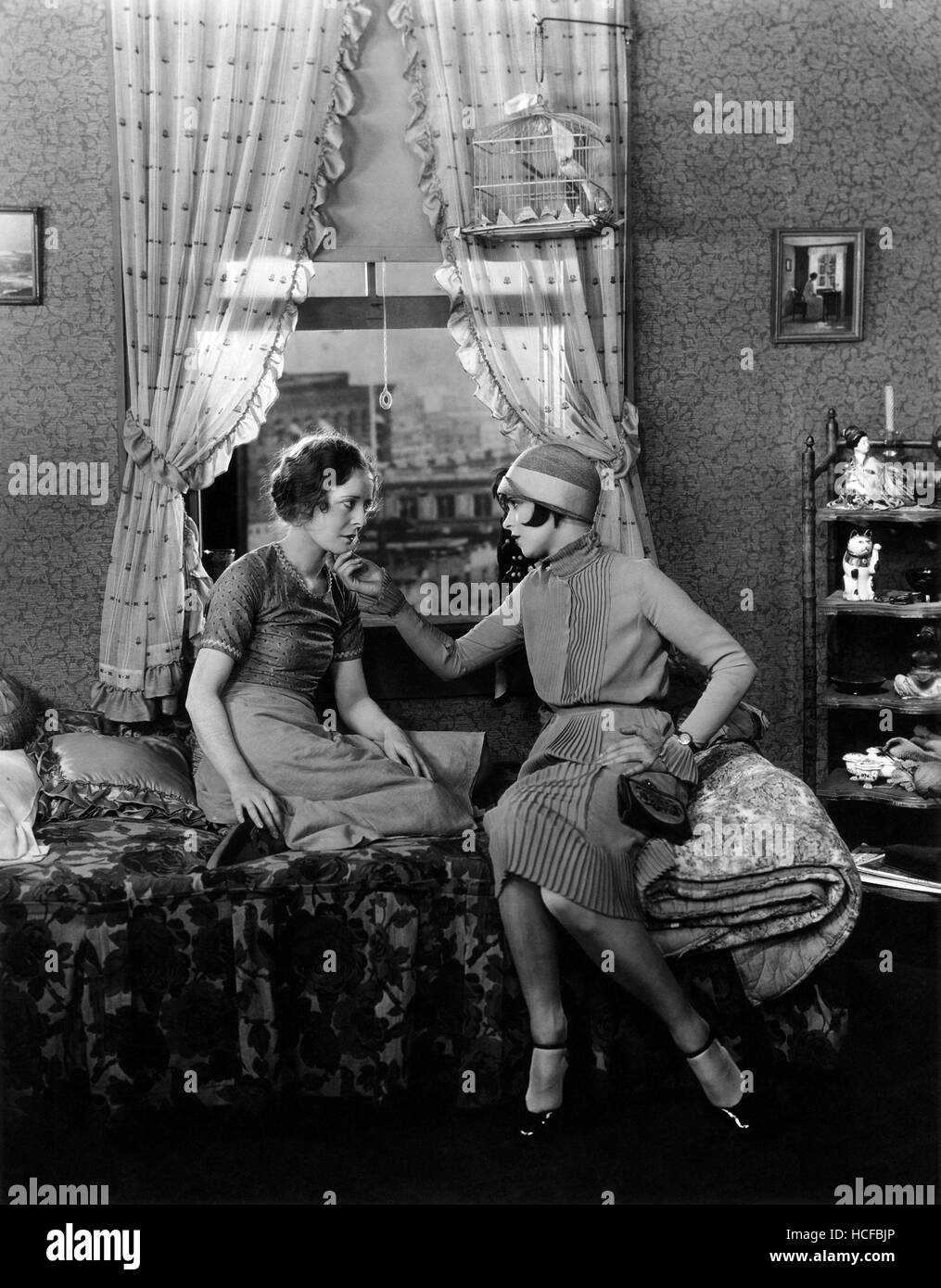 IT, from left: Priscilla Bonner, Clara Bow, 1927 Stock Photo - Alamy