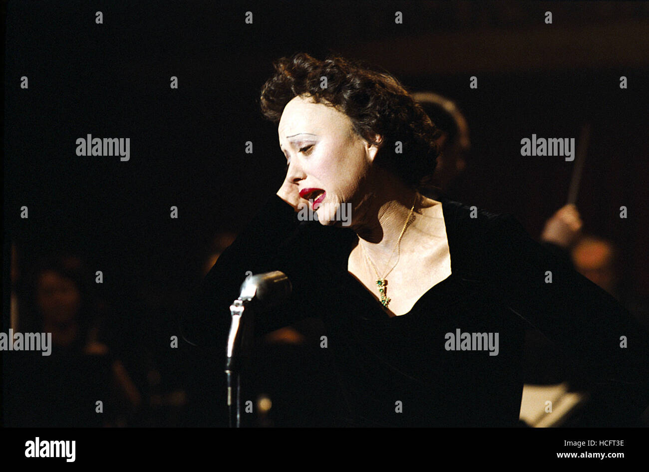 LA VIE EN ROSE, (aka LA MOME), Marion Cotillard as Edith Piaf, 2007 ...