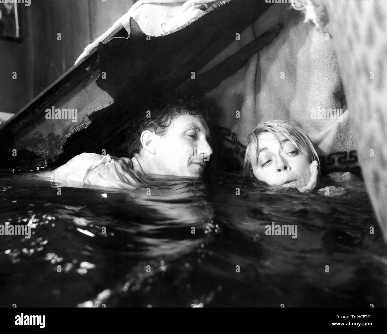 THE LAST VOYAGE, Robert Stack, Dorothy Malone, 1960 Stock Photo - Alamy