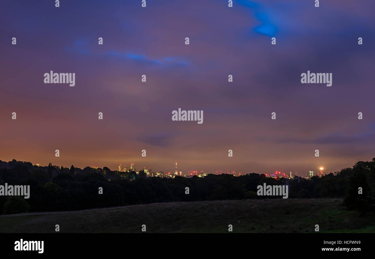 Stunning dawn over the London skyline from Hampstead Heath, London, UK Stock Photo