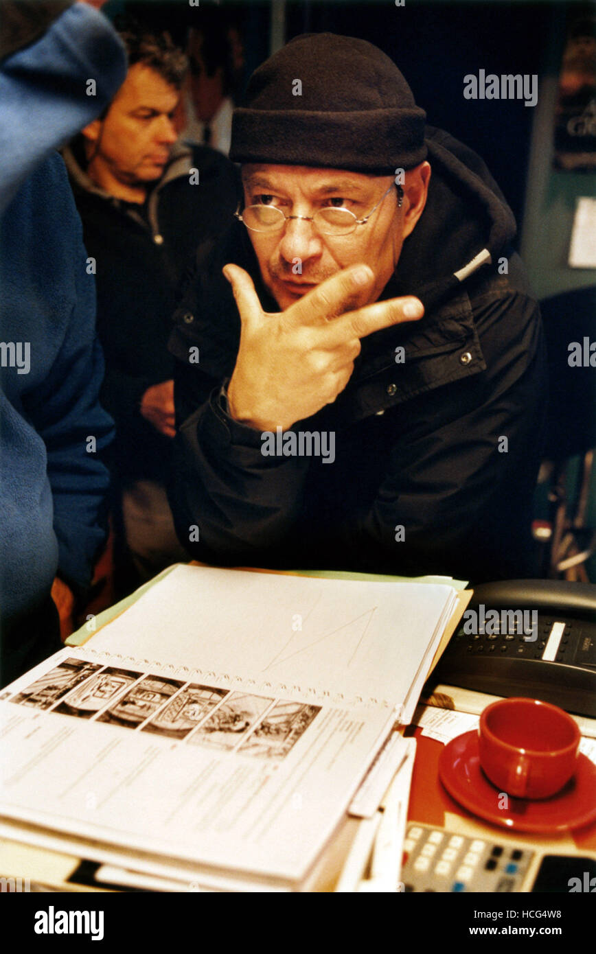 MICMACS, (aka MICMACS A TIRELARIGOT), director JeanPierre