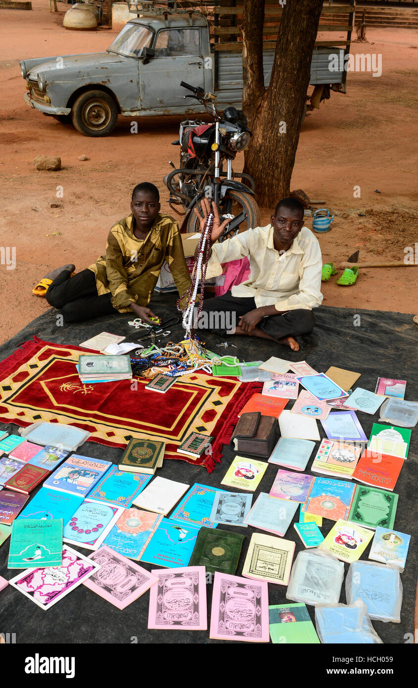 BURKINA FASO , Bobo Dioulasso, grand mosque, street vendor sells islamic books Stock Photo