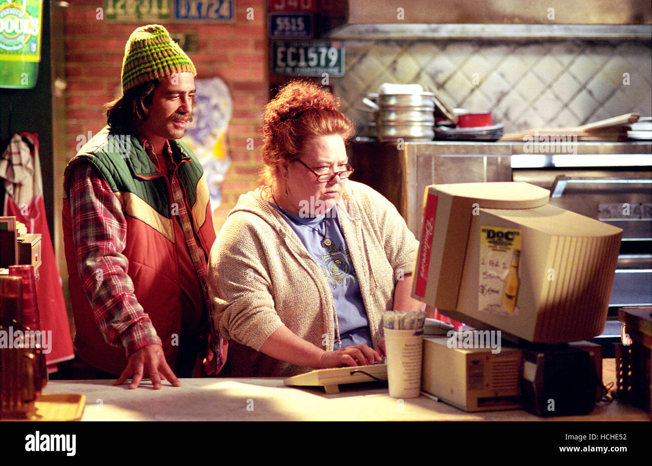 MR. DEEDS, Peter Dante, Conchata Ferrell, 2002 (c) Columbia/courtesy