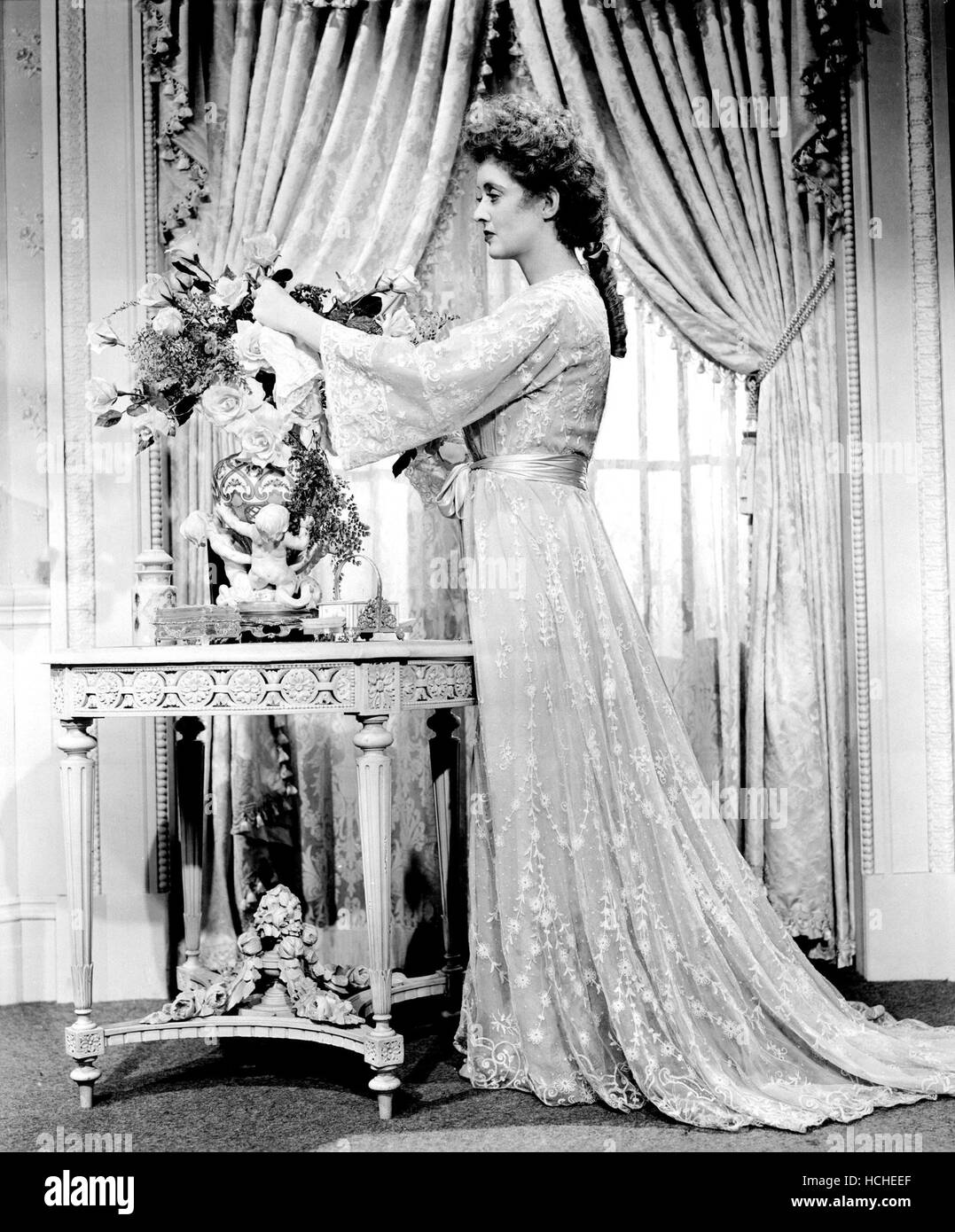 MR. SKEFFINGTON, Bette Davis, 1944 Stock Photo Alamy