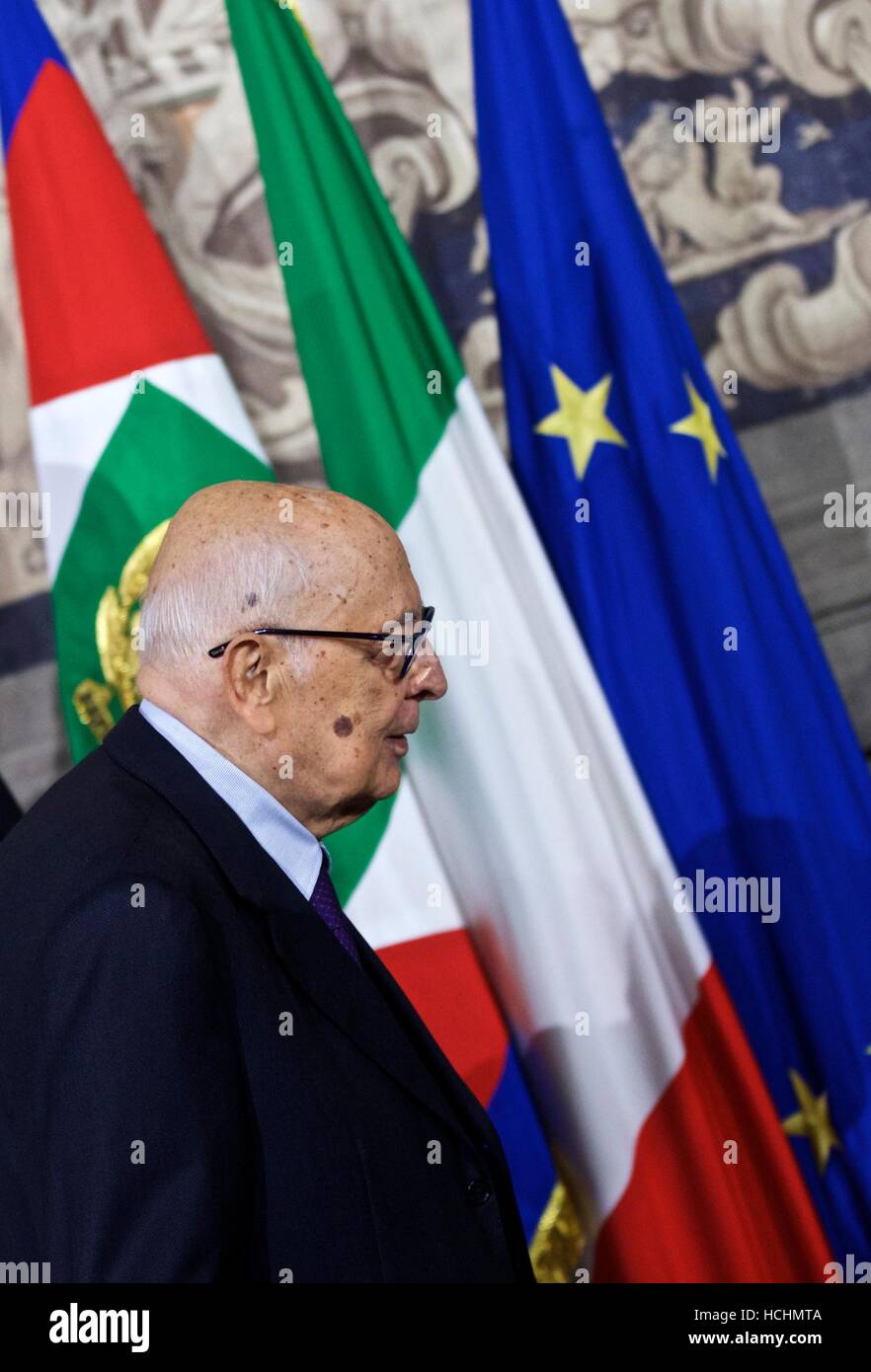 Rome, Italy. 8th Dec, 2016. Italian former President and senator Giorgio Napolitano leaves at the end of the first day of consultations with Italian President Sergio Mattarella at the Quirinale Palace in Rome, Italy, Dec. 8, 2016. Italian Prime Minister Matteo Renzi formally handed in his resignation to Mattarella after the country's 2017 budget was approved in Senate. The resignation now opened the way for the president to launch a round of talks with all party leaders in order to name a new prime minister, and form a transition government. © Jin Yu/Xinhua/Alamy Live News Stock Photo