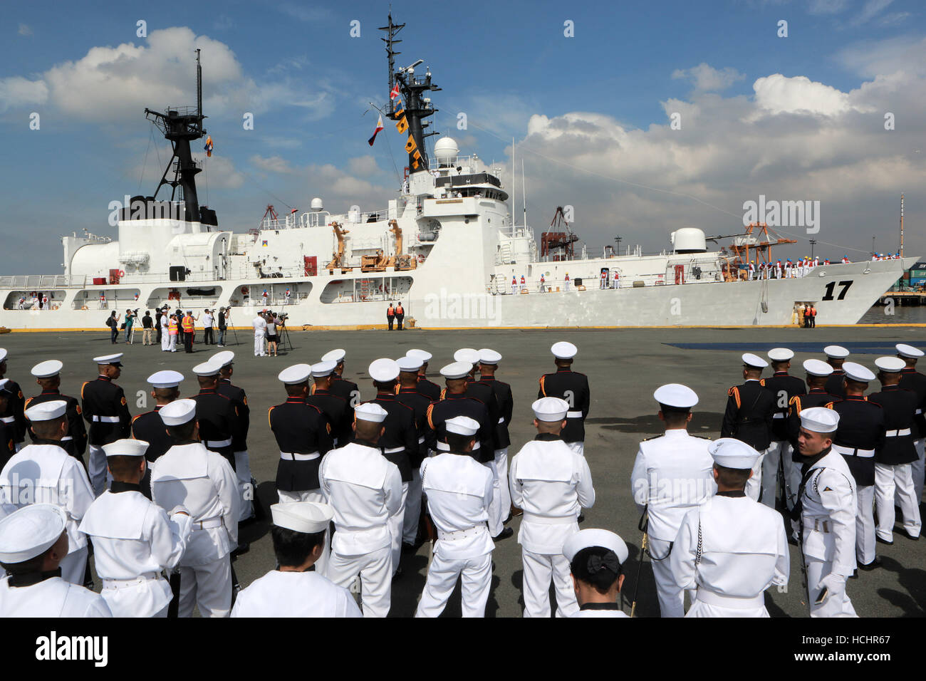 Manila, Philippines. 9th Dec, 2016. Members of the Philippine Navy look
