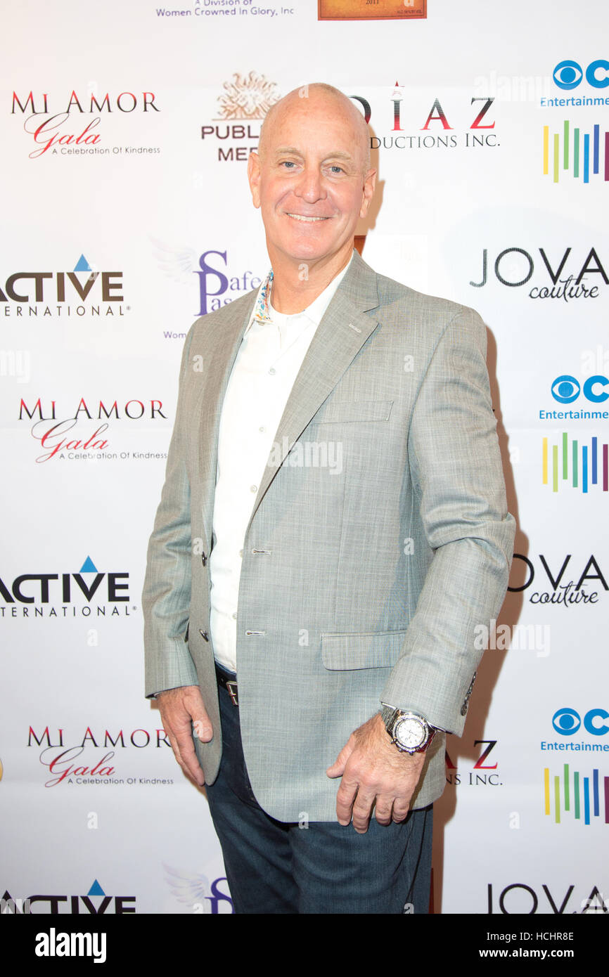 Los Angeles, California, USA. 8th December, 2016. Reality star/TV personality Steve Cederquist attends the Mi Amor Gala Fundraiser for Safe Passage, a non-profit organization that helps victims of domestic abuse, at CBS Studios in Studio City,  California, USA.  Credit:  Sheri Determan / Alamy Live News Stock Photo