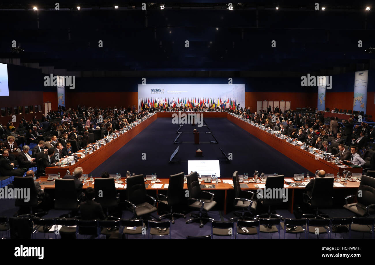 Hamburg, Germany. 09th Dec, 2016. A view of the closing sitting of the OSCE Ministerial Council Meeting in the exhibition hall in Hamburg, Germany, 09 December 2016. Photo: Christian Charisius/dpa/Alamy Live News Stock Photo