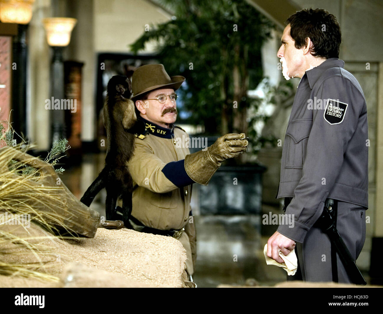 NIGHT AT THE MUSEUM, Robin Williams as Theodore Roosevelt, Ben Stiller ...