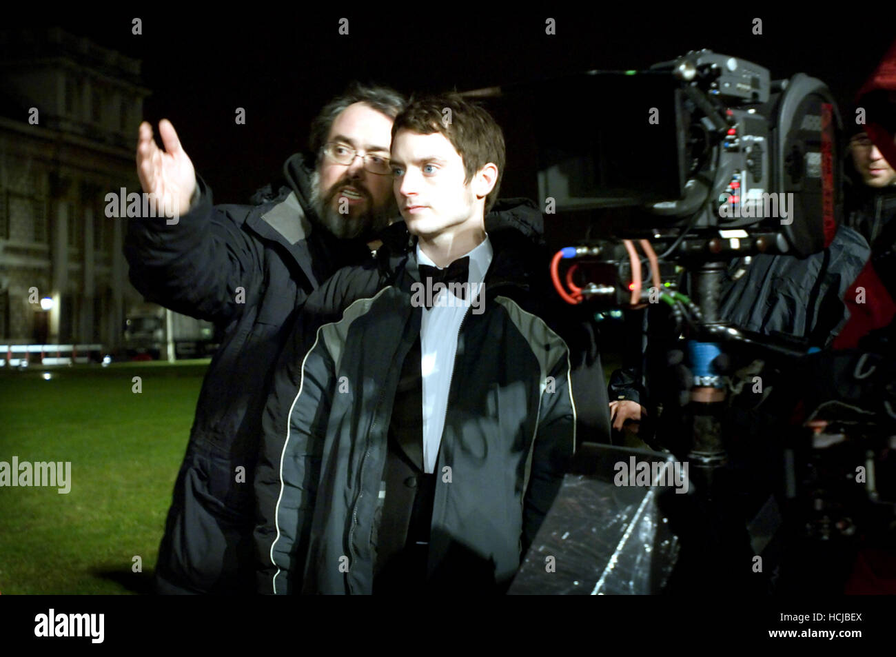THE OXFORD MURDERS, director Alex de la Iglesia, Elijah Wood, on set