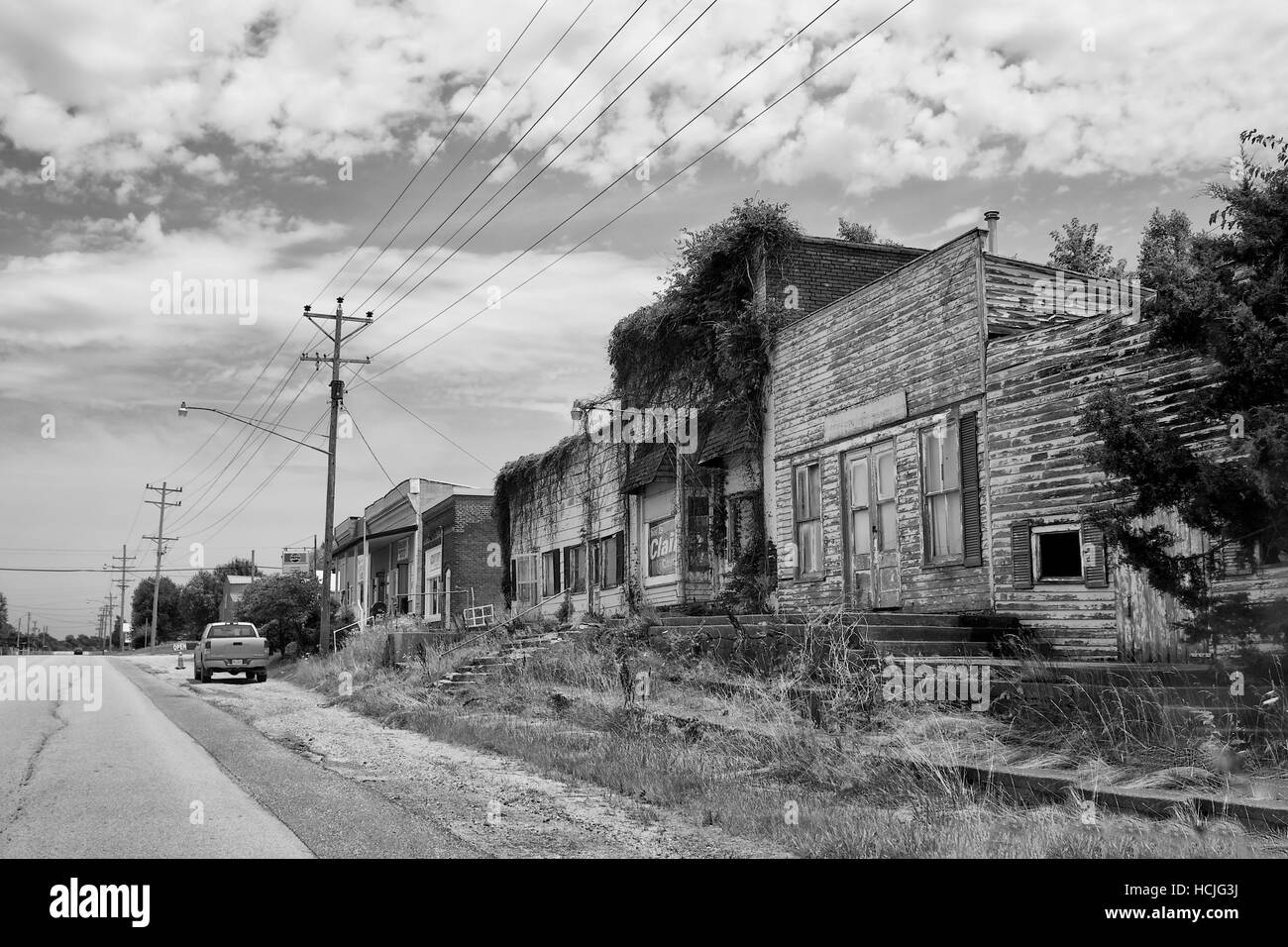 Run down buildings by the side of a highway in Missouri, USA. Stock Photo