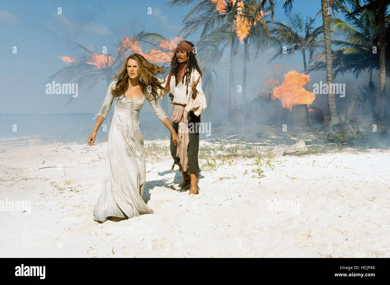 PIRATES OF THE CARIBBEAN Keira Knightley Johnny Depp 2003 c Walt PIRATES OF THE CARIBBEAN Keira Knightley Johnny Depp 2003 c Walt