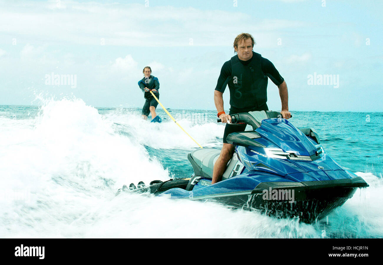 POINT BREAK, from left Luke Bracey, Laird Hamilton, 2015. ©Warner Bros